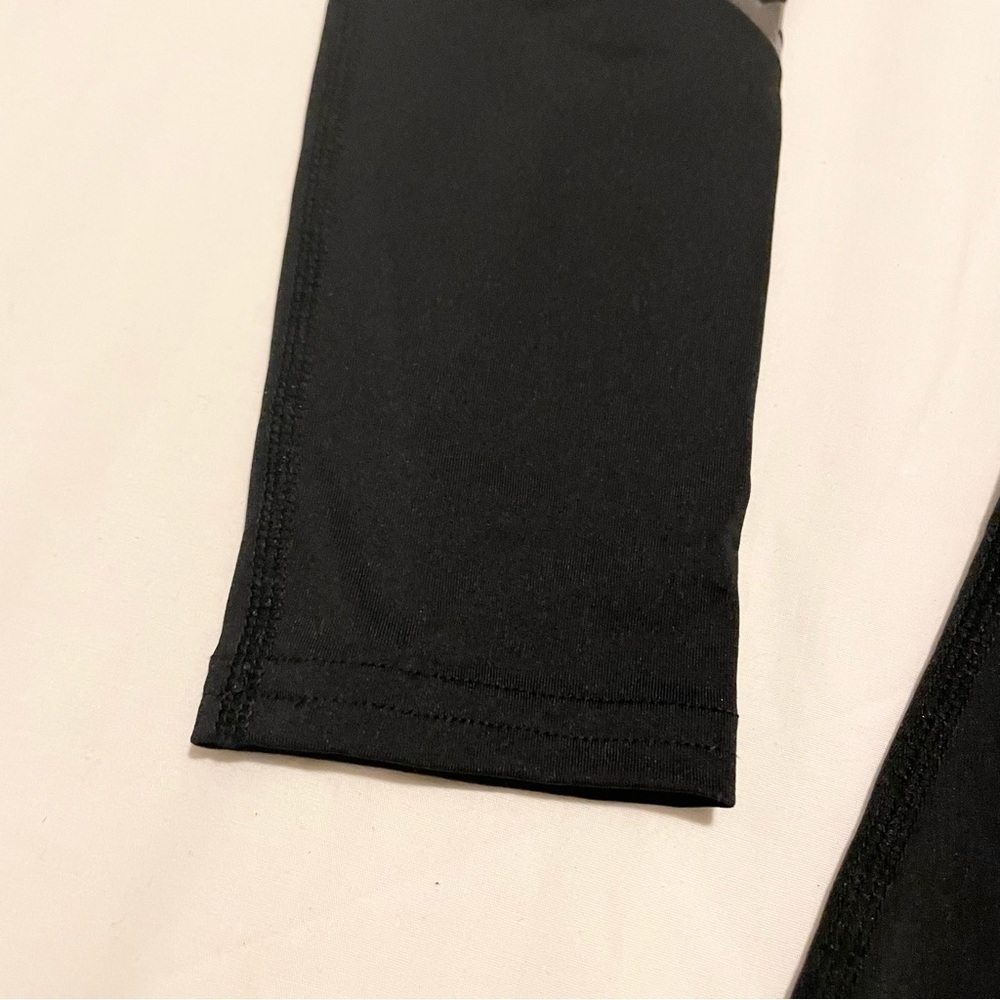 Under Armour Women's Black Long Sleeve Heatgear Top Size Small - Picture 5 of 16